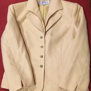 Tahari size 6 skirt set.